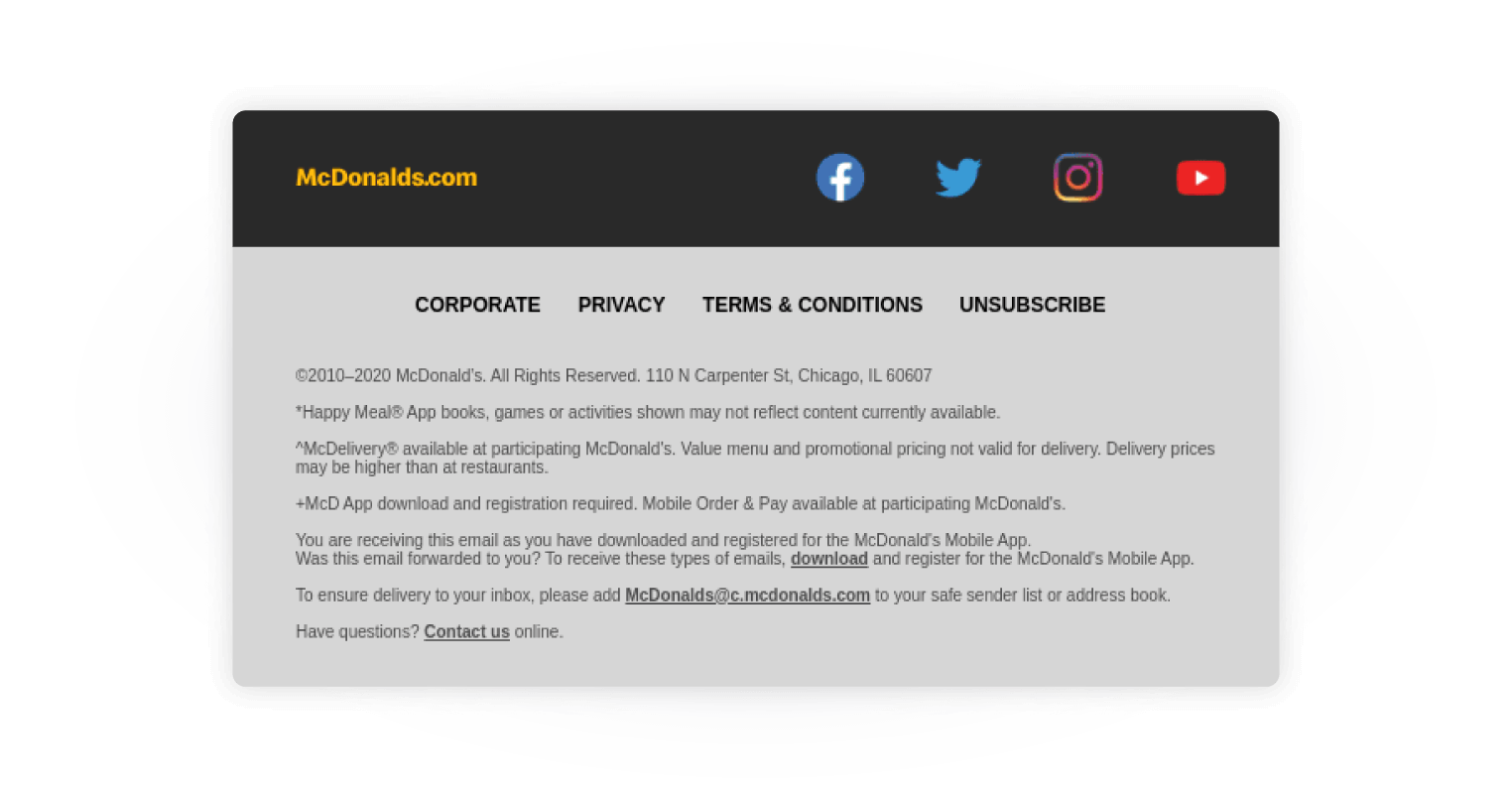 ejemplo de footer con información de contacto y redes sociales en email de bienvenida